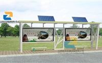 太陽能公交候車亭可以方便人們使用手機
